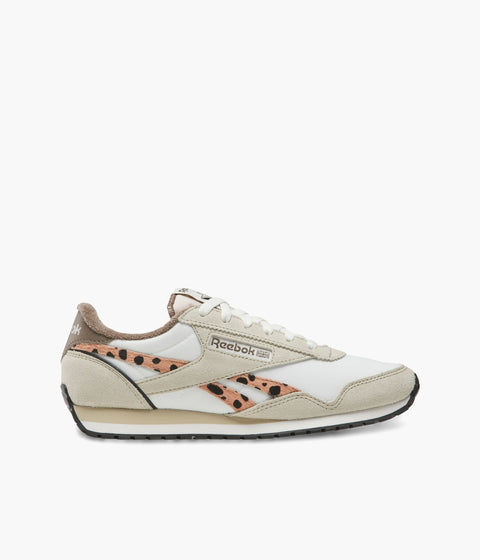 #color_Chalk/Classic Beige/Trek Grey