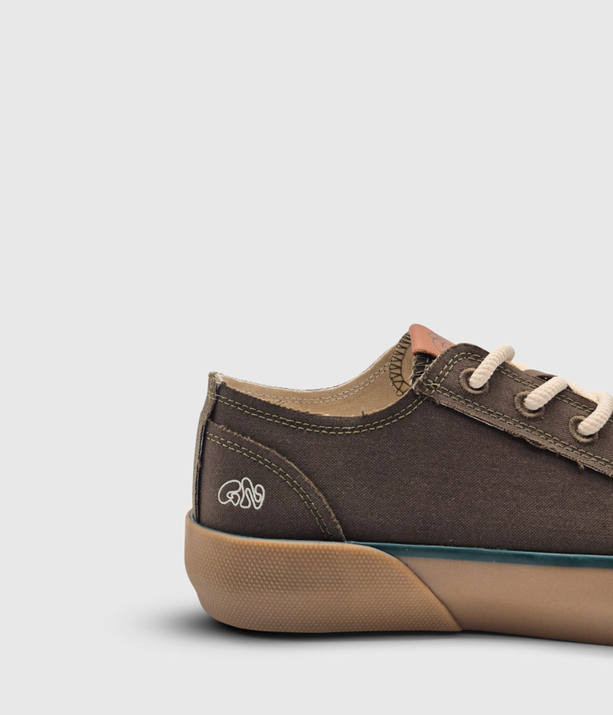 #color_Khaki