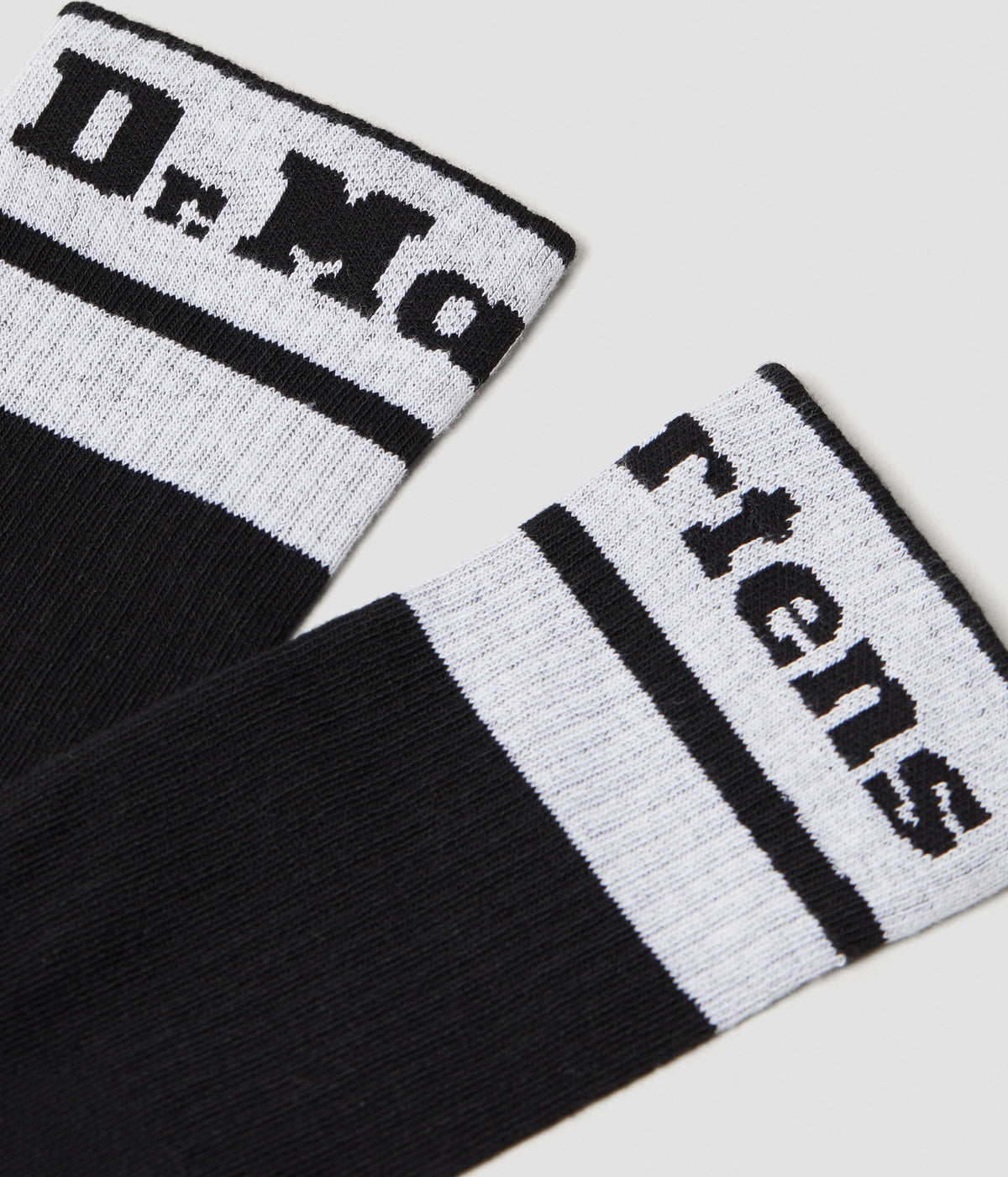 #color_Black / White