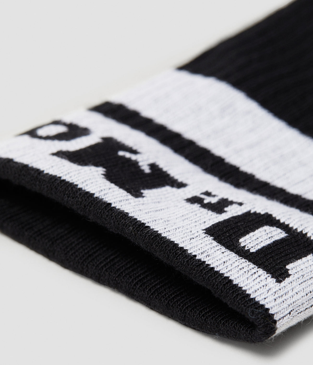 #color_Black / White