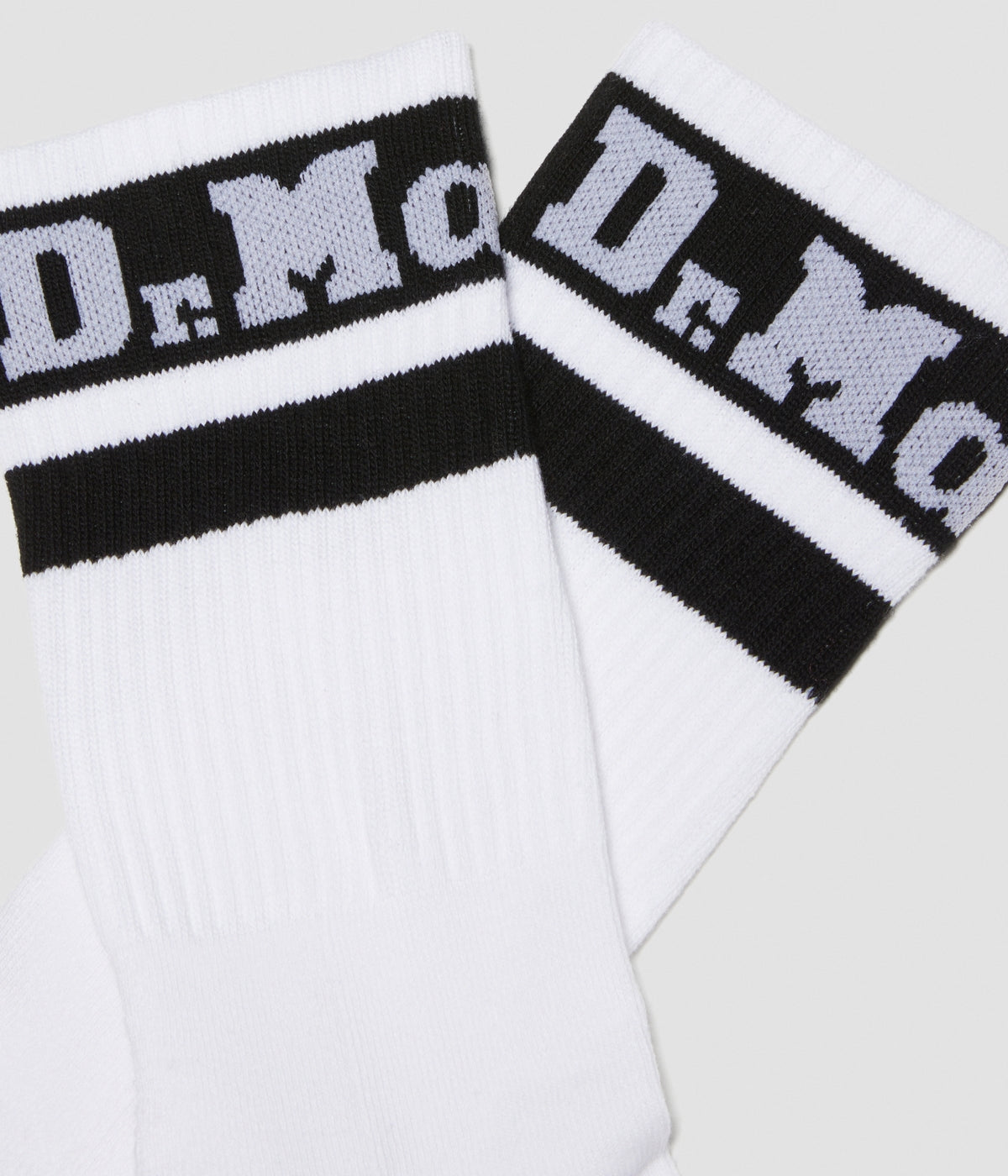 #color_White / Black