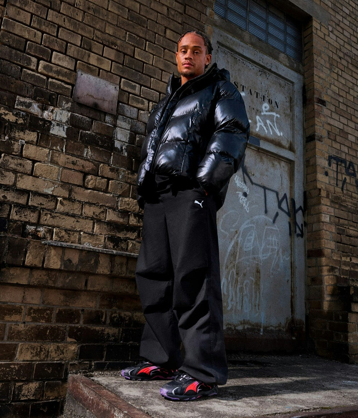 #color_Black-PUMA Red