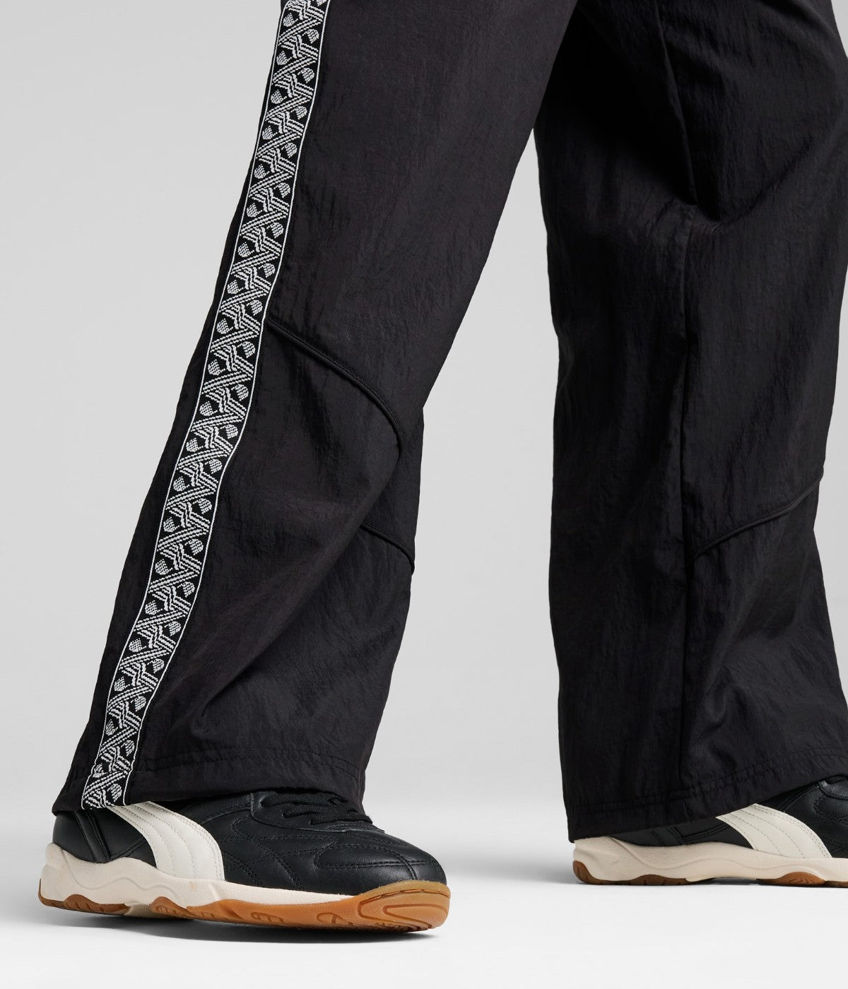 #color_PUMA Black-Warm White