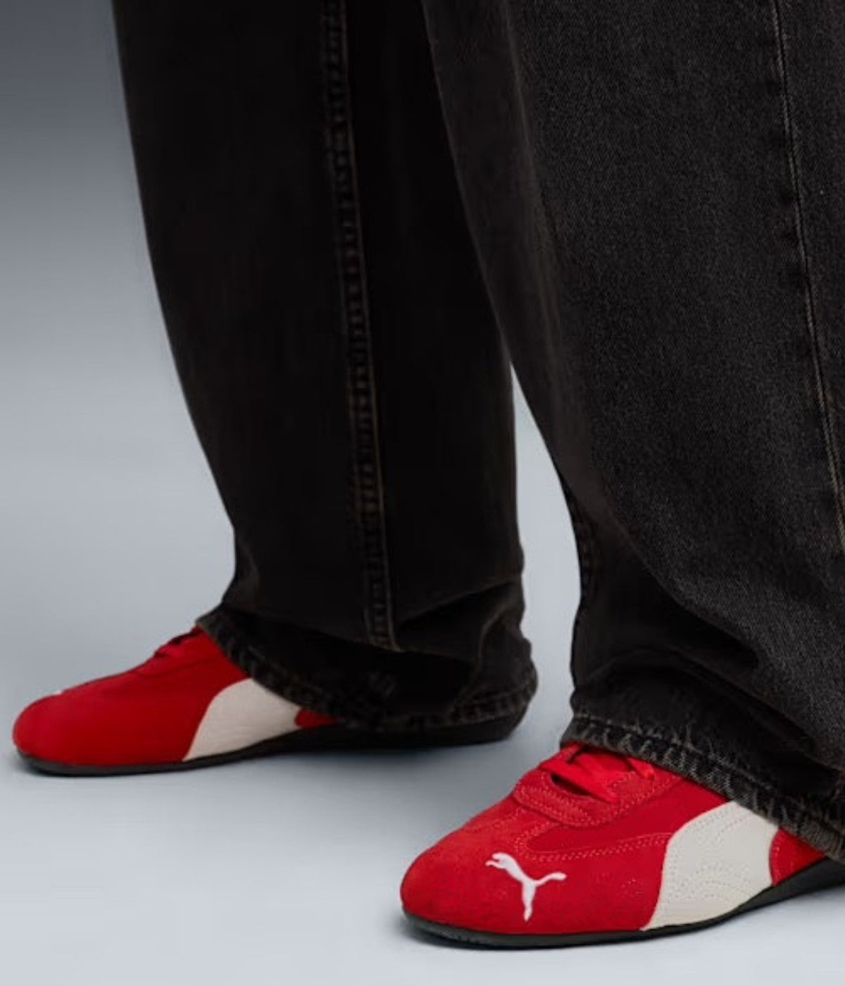 #color_Red / White