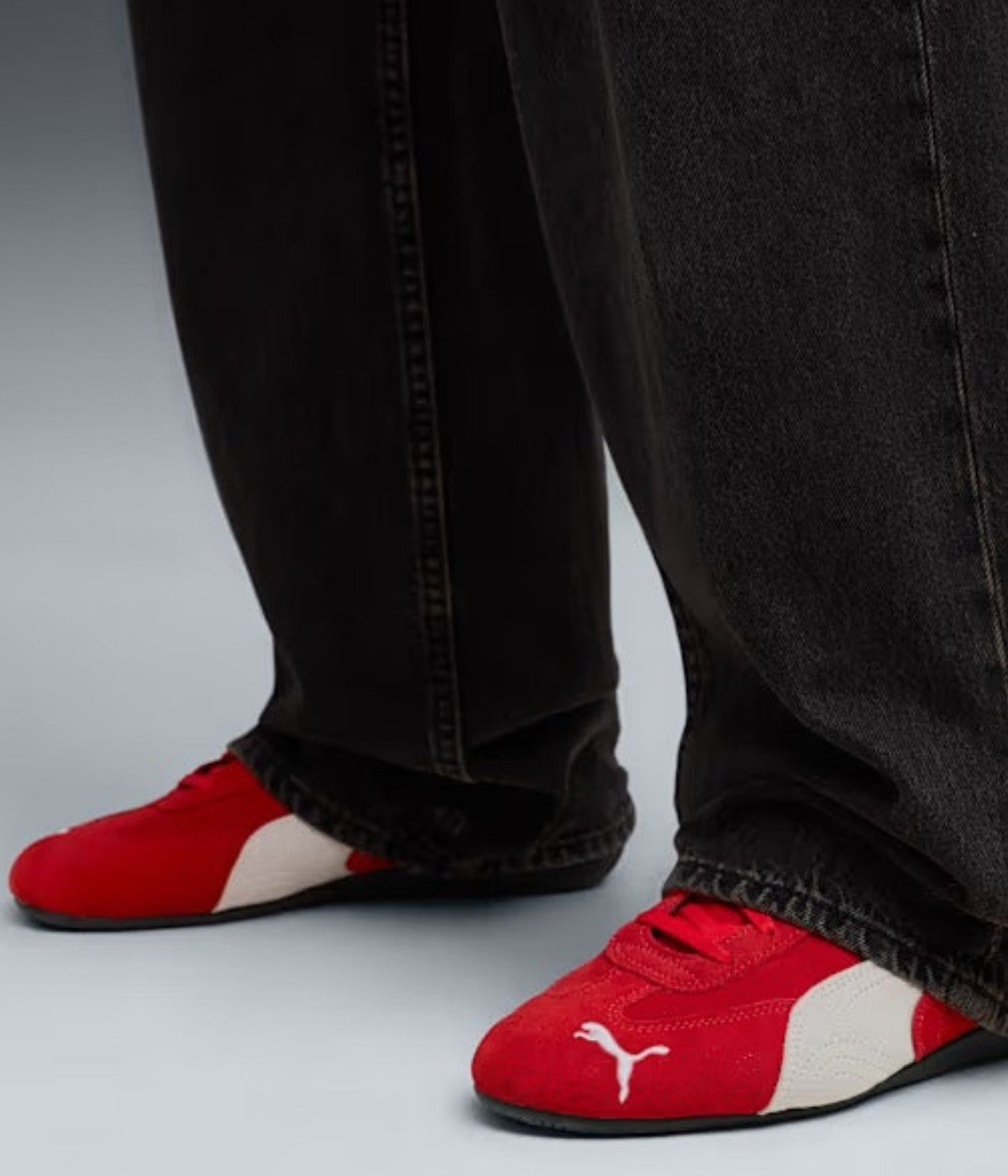 #color_Red / White