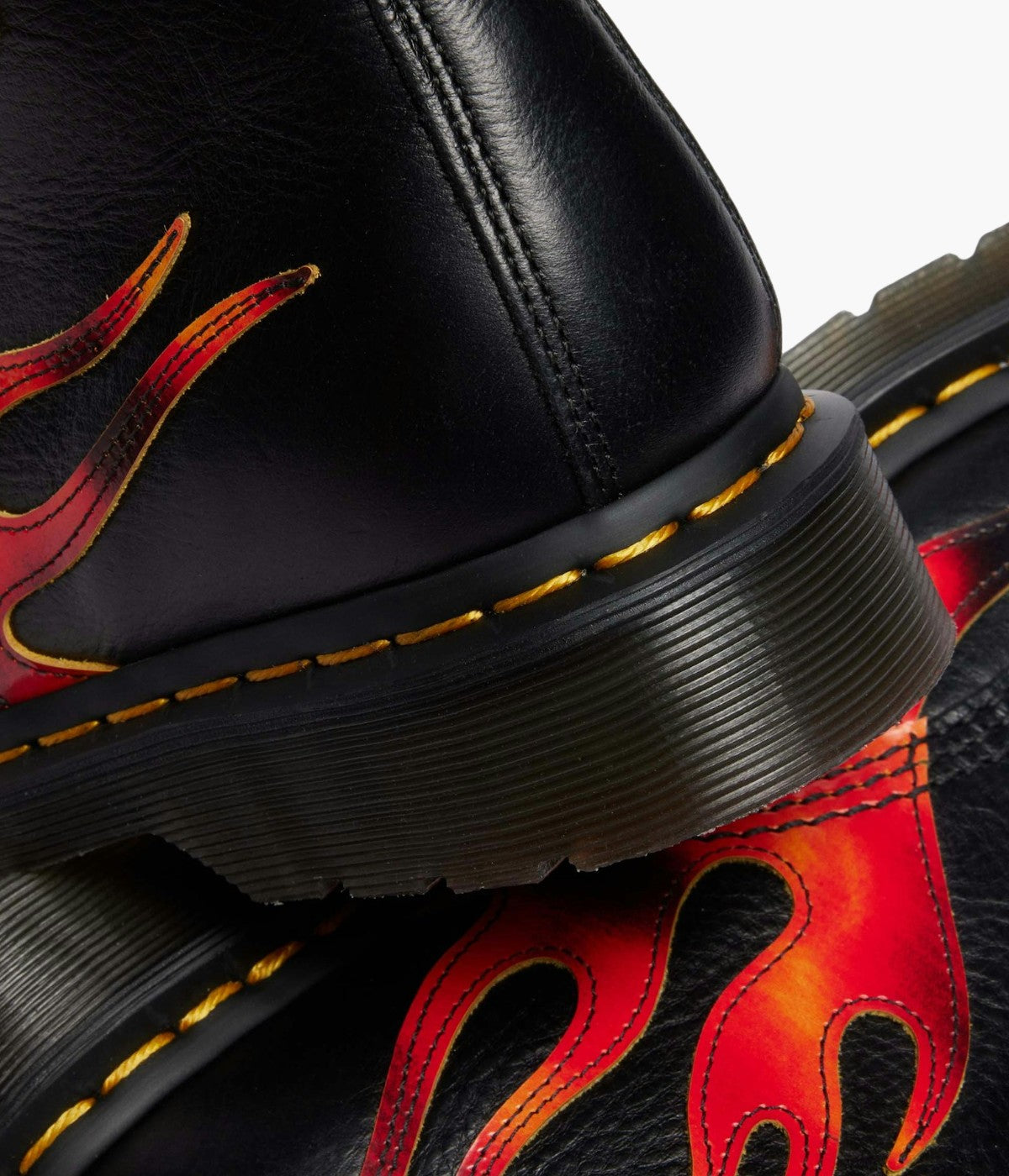 #color_Black / Vibrant Red