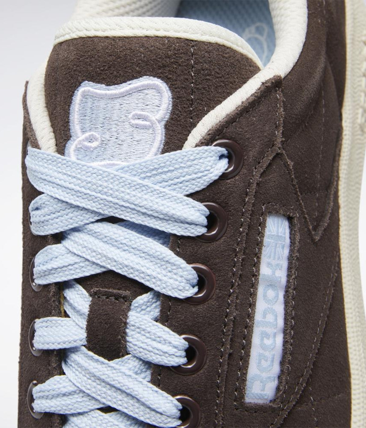 #color_Earth / Stucco / Ftwwht