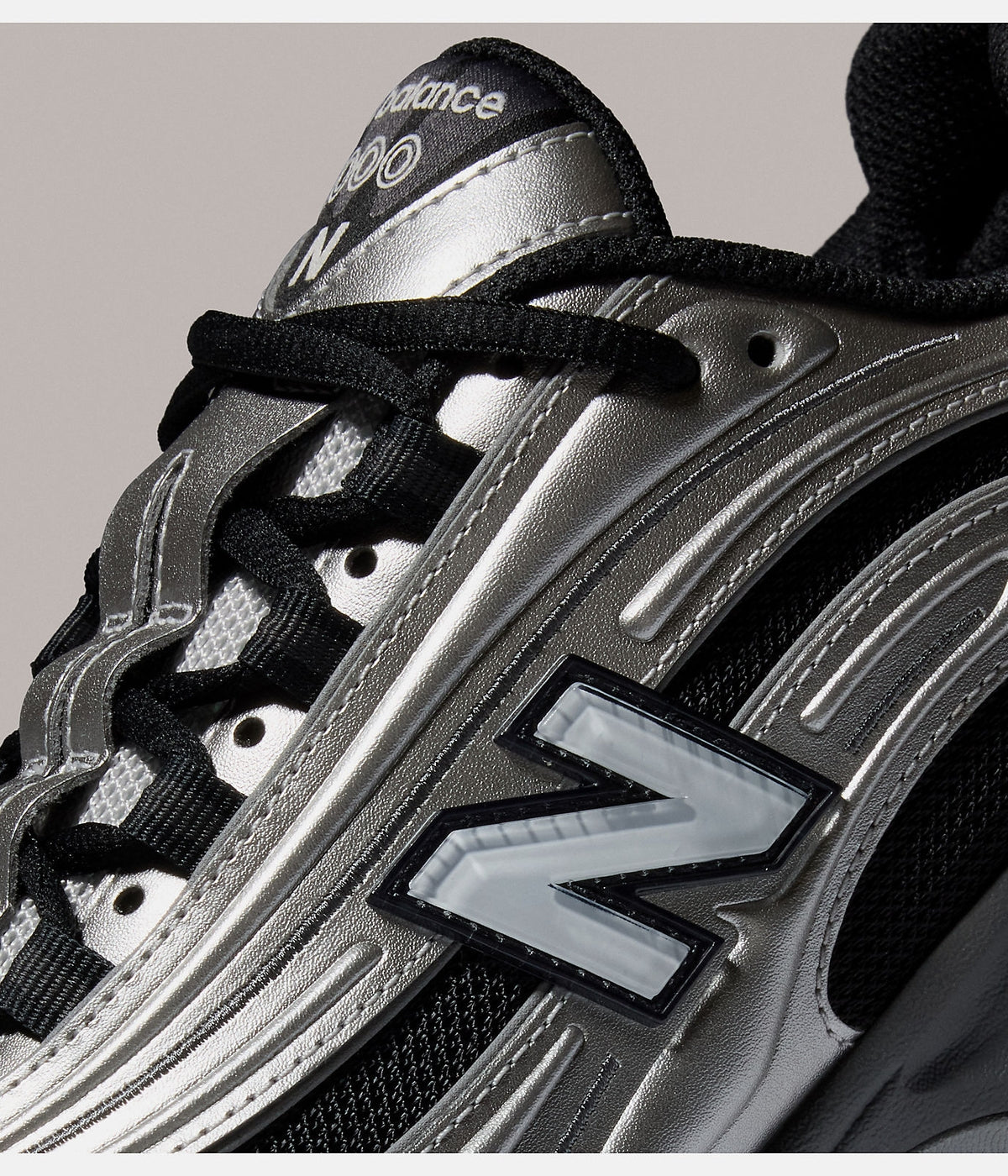 #color_Silver Metallic / Green