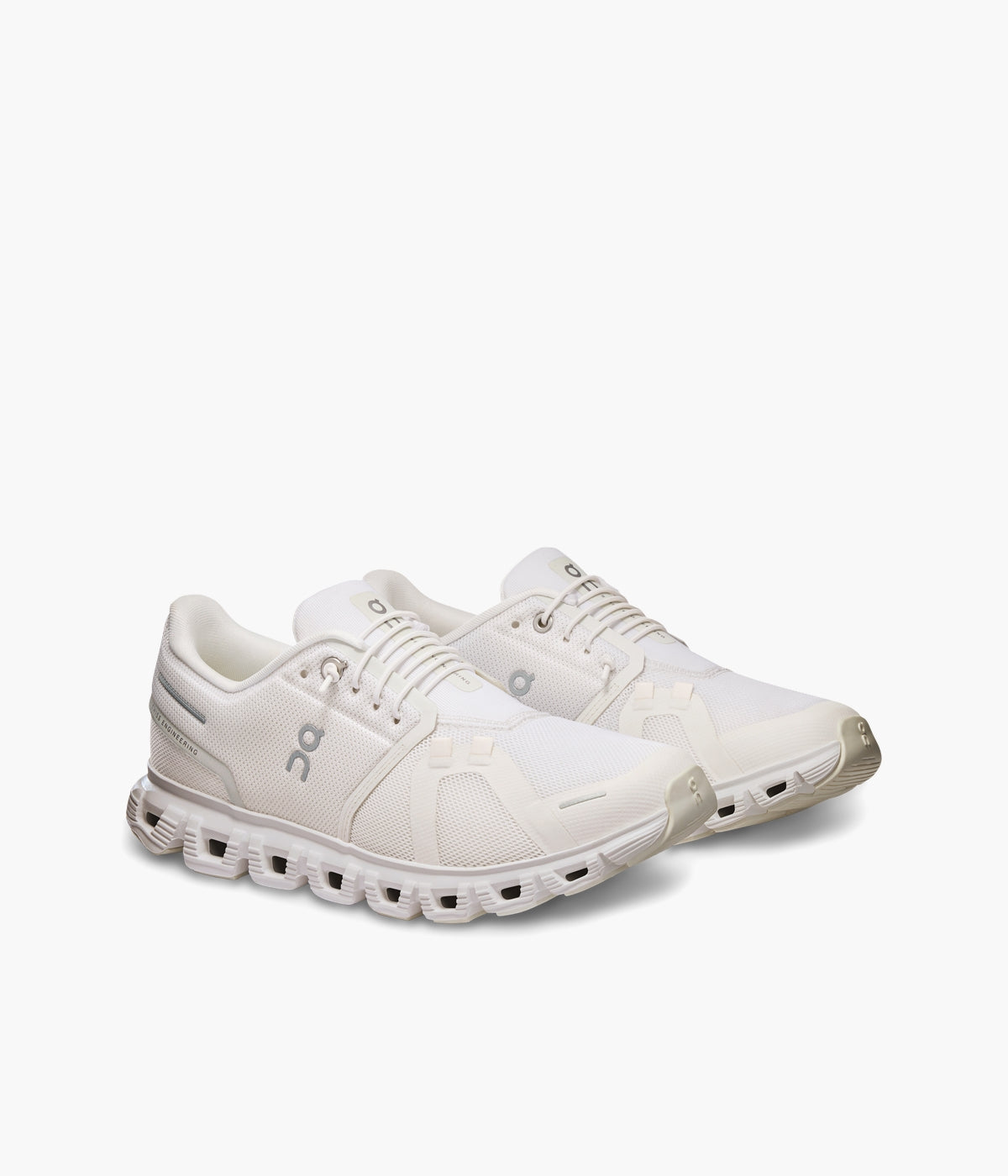 #color_White / White