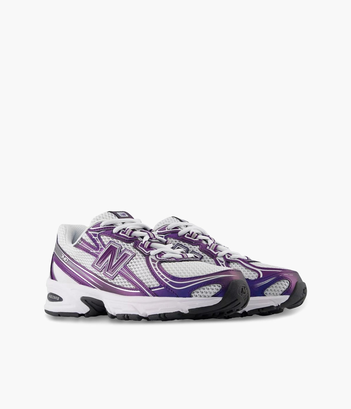 #color_Concord Grape With White And Phantom