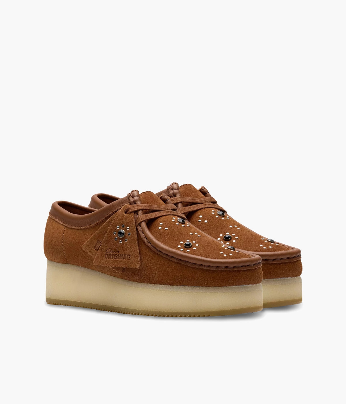 Clarks Women's Wallacraft Bee – Suede Studded Wallabee | NEON Canada