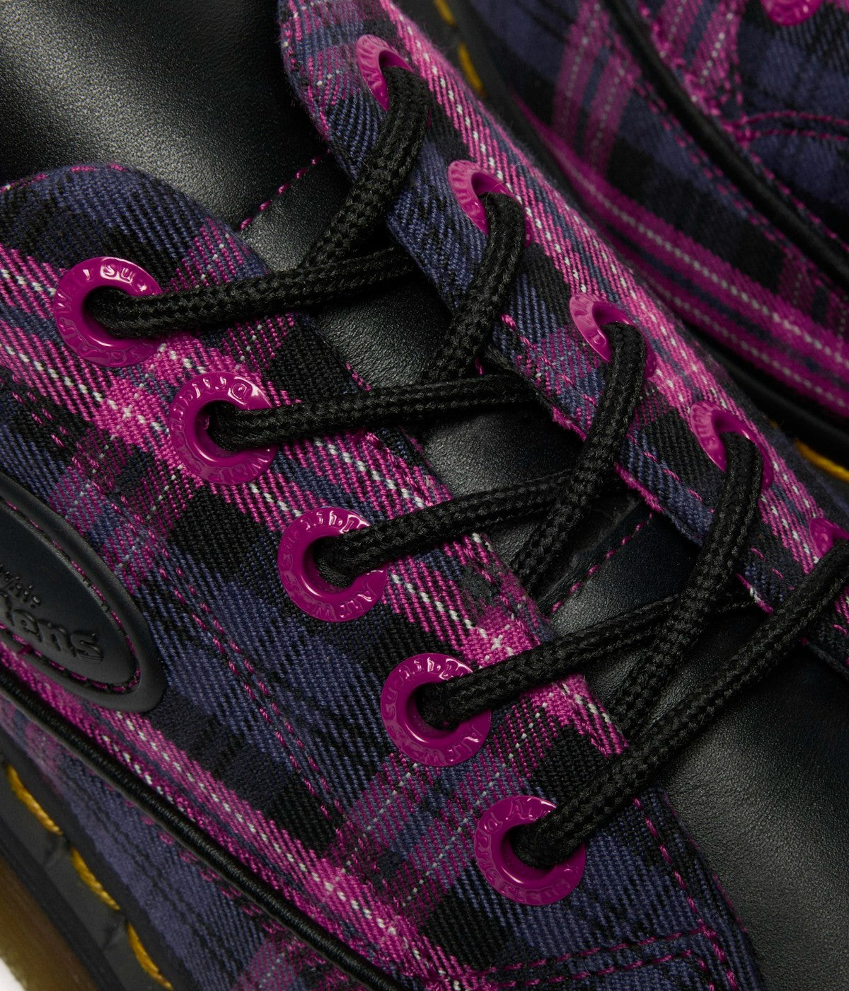 Dr Martens Women's Buzz Tartan 5-Eye Shoes