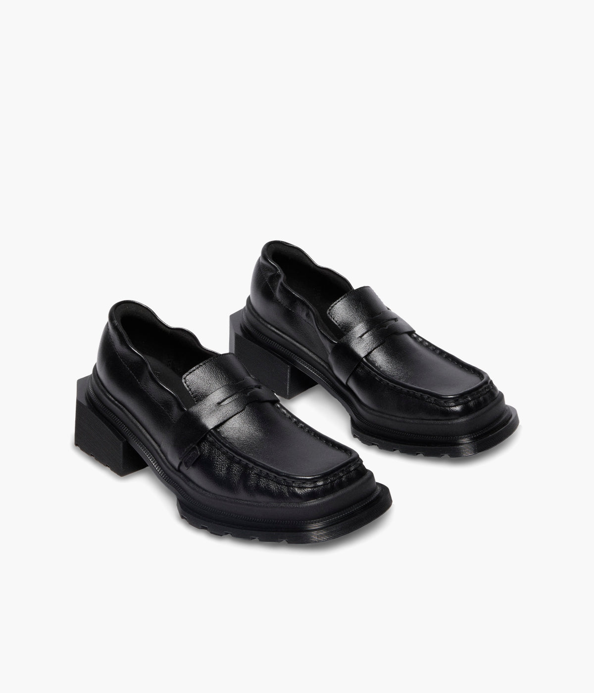 Dr. Martens Maybole Loafer – Black Milled Gloss Leather | NEON Canada