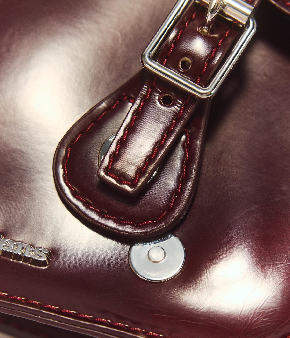 #color_Cherry Red Oxford Rub Off