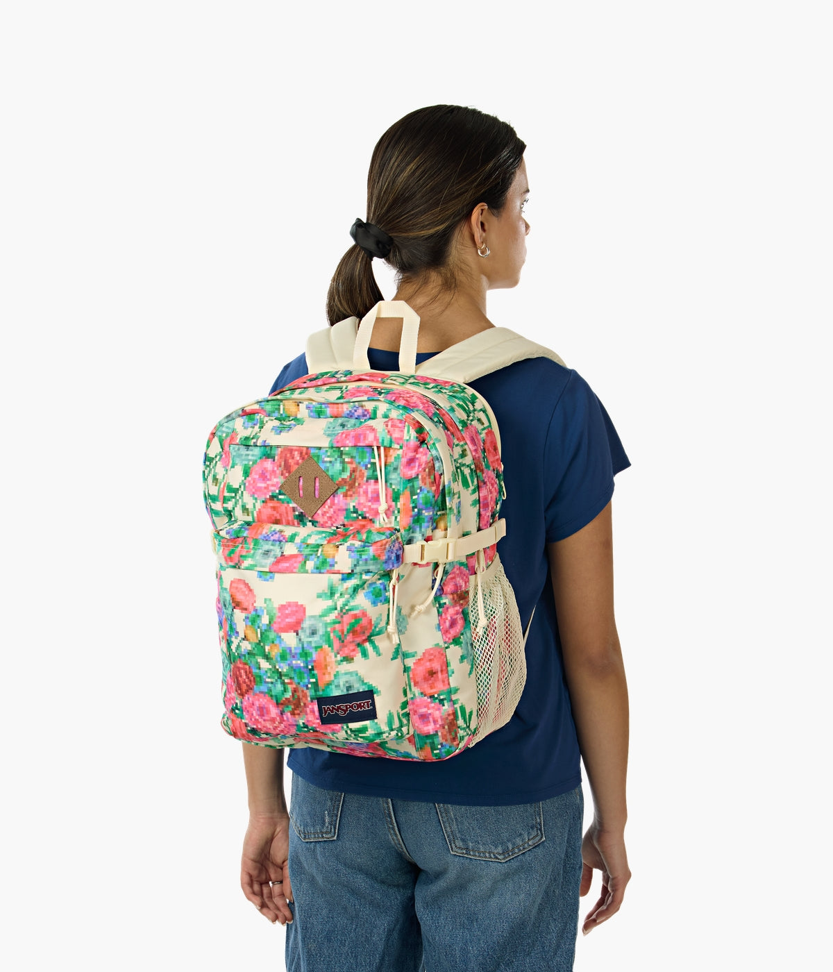 #color_Bit Bouquet Coconut