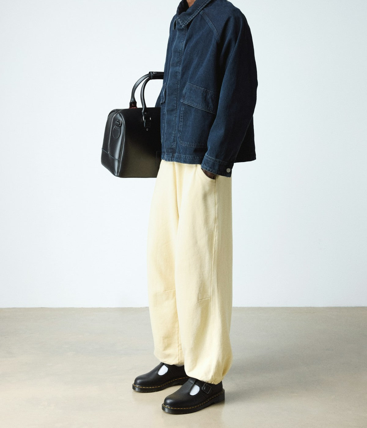 #color_Black / Ambassador