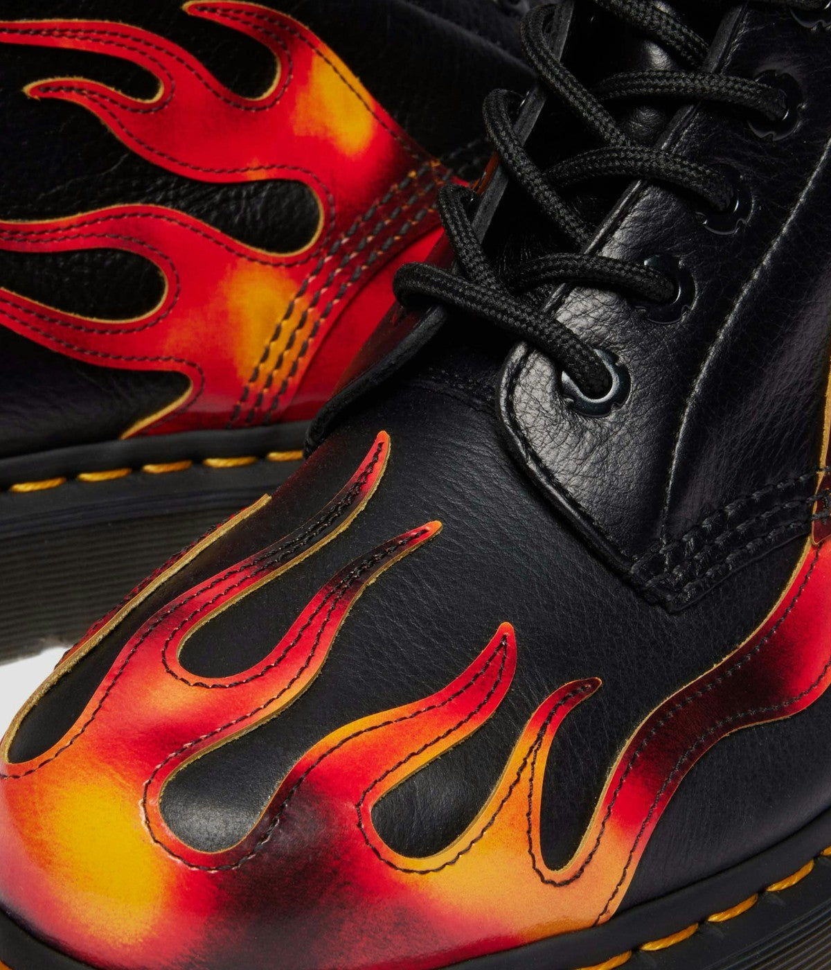 #color_Black / Vibrant Red