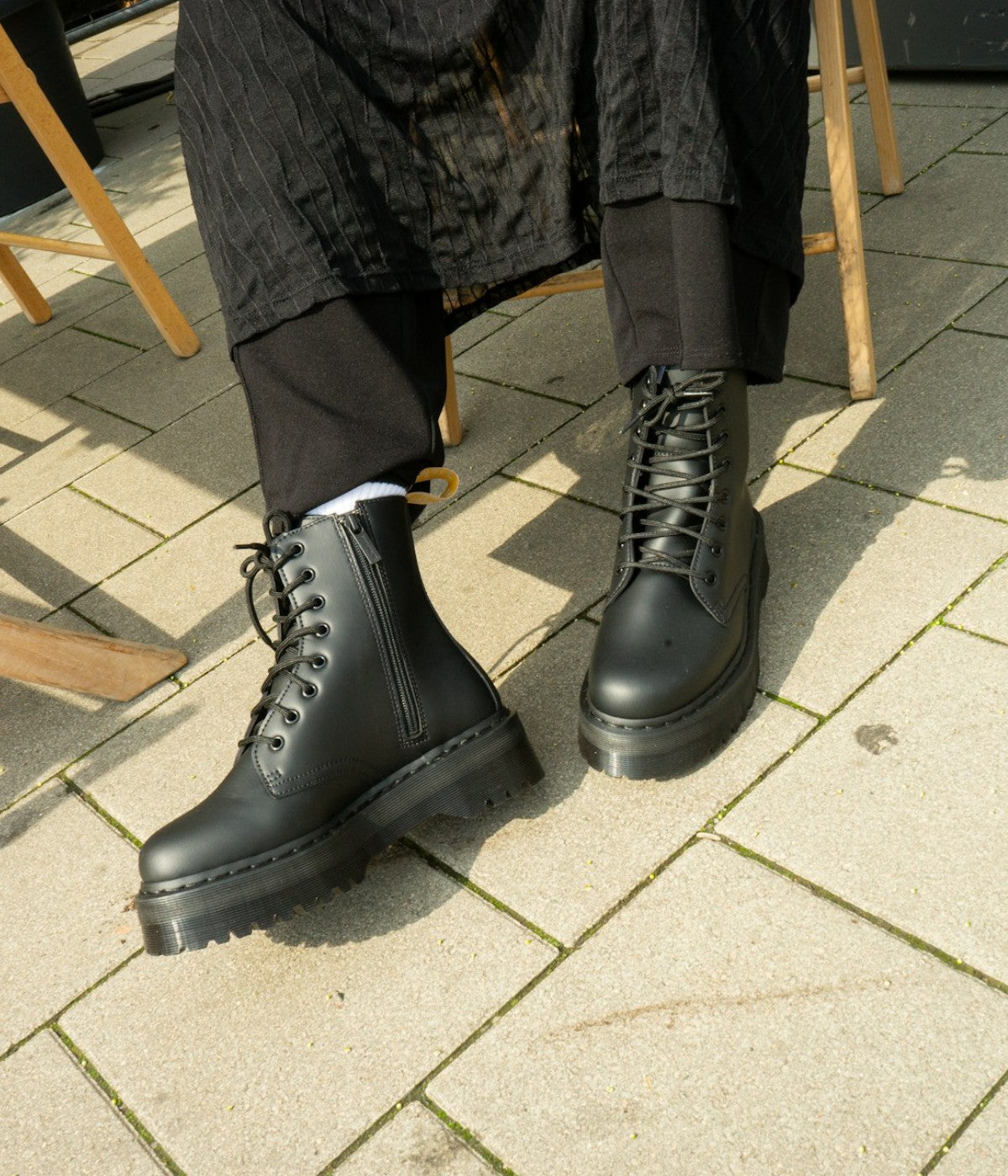 Dr. Martens Vegan Jadon II Mono – Platform Power in Felix Rub Off