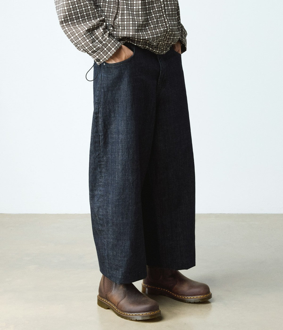 マーチページ Dr. Martens 2976 Crazy Horse Chelsea Boots | Yellow Stitch Leather