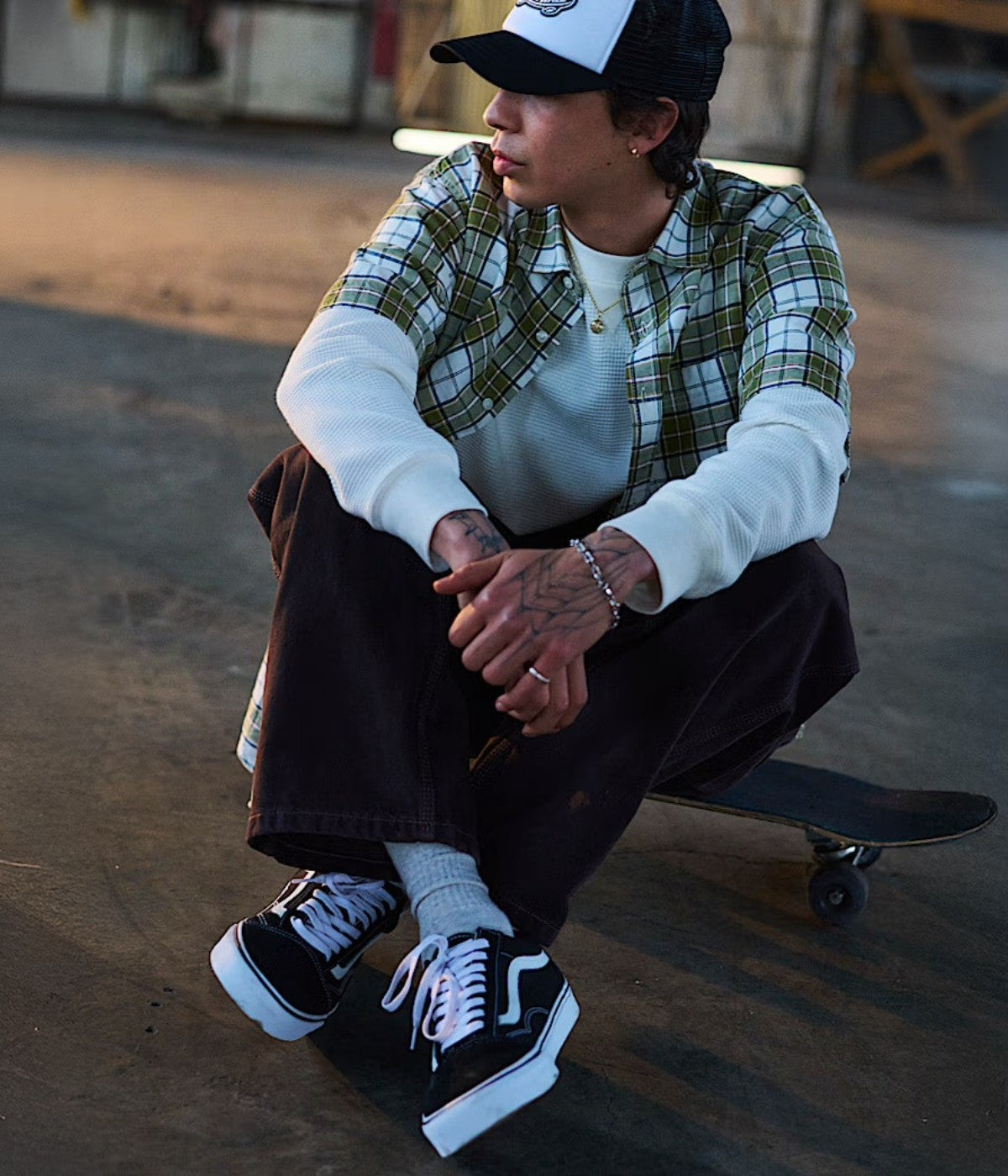 Vans Footwear - Old Skool, Authentic, Slip-On & Sk8-Hi | NEON Canada