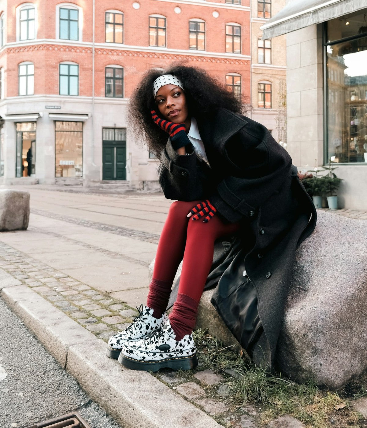 #color_Cream & Black