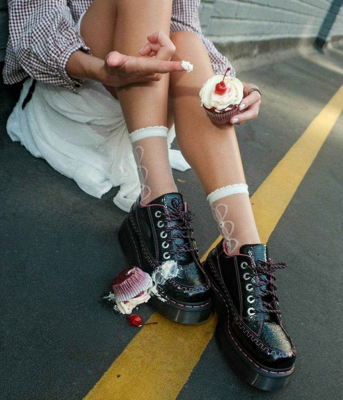 #color_Black / Distressed Patent