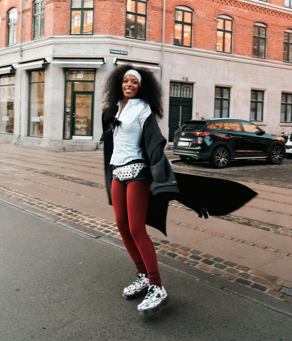 #color_Cream & Black