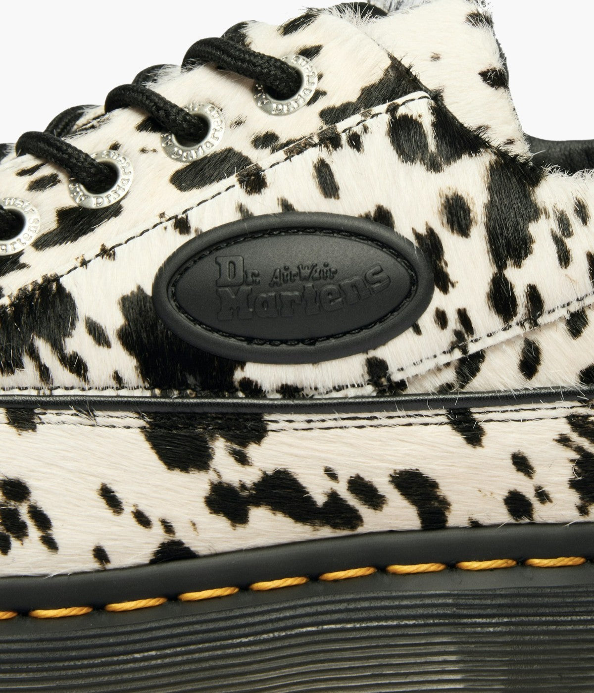 #color_Cream & Black