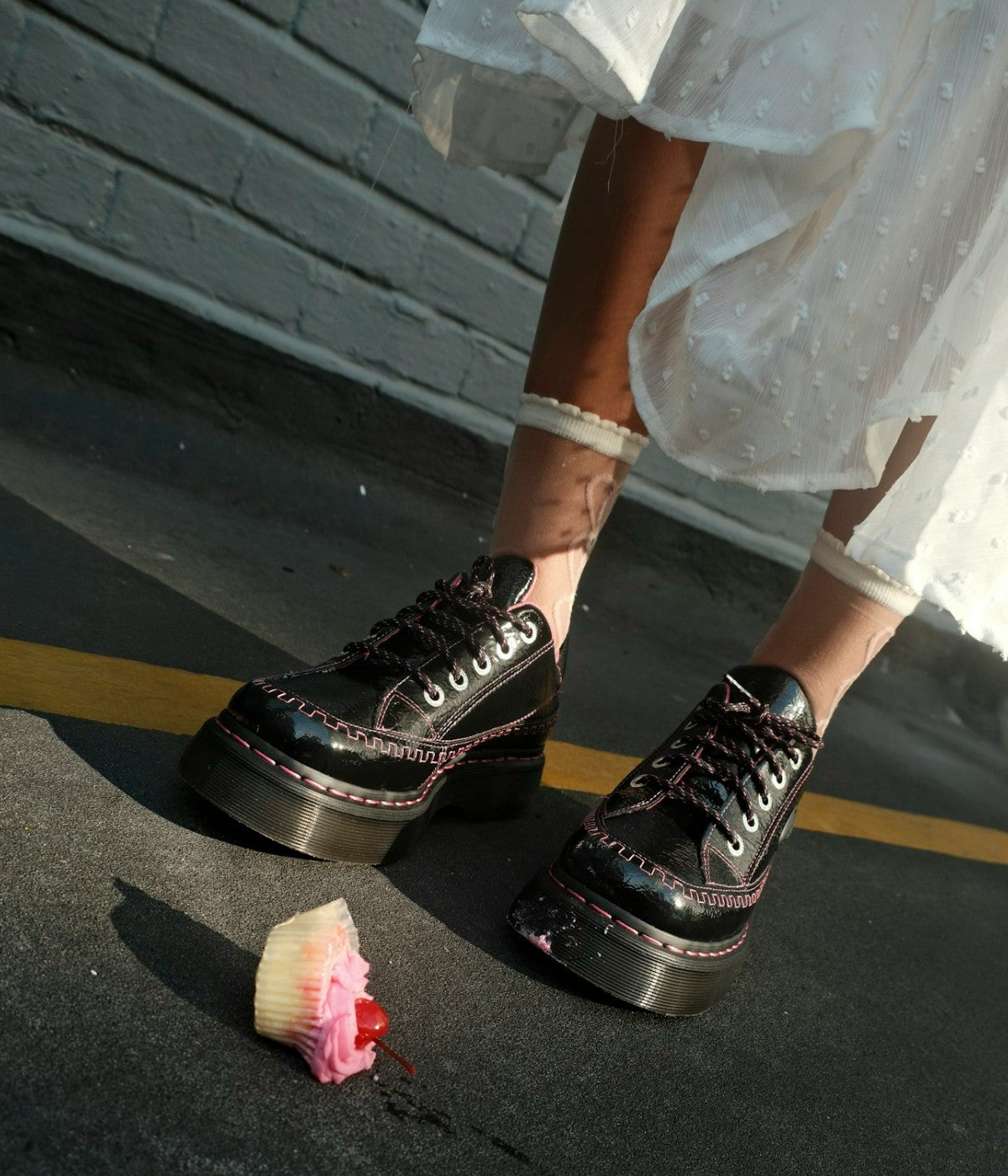 #color_Black / Distressed Patent