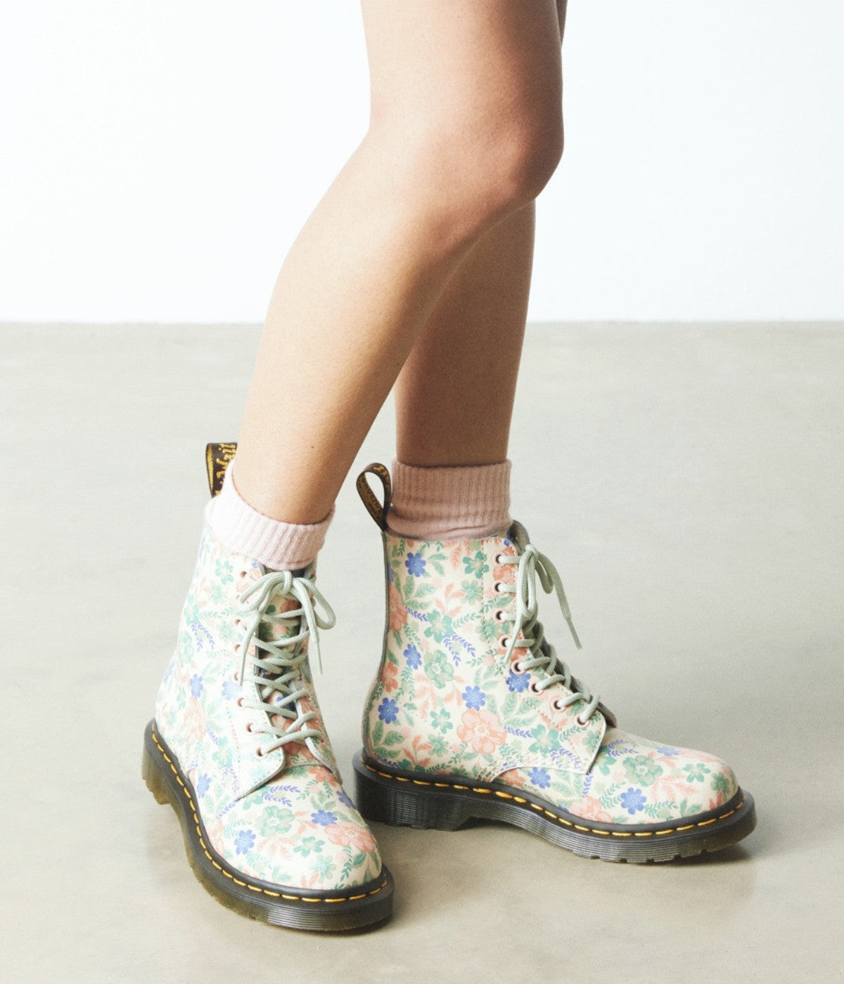 #color_Cloud Cream / Multi