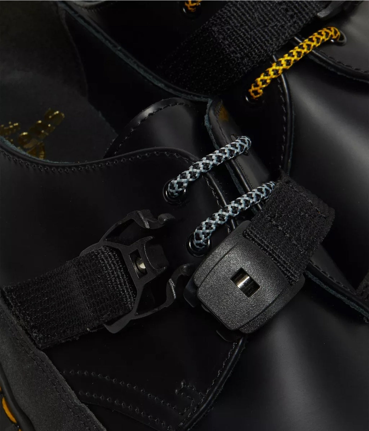 #color_Black & Black Smooth