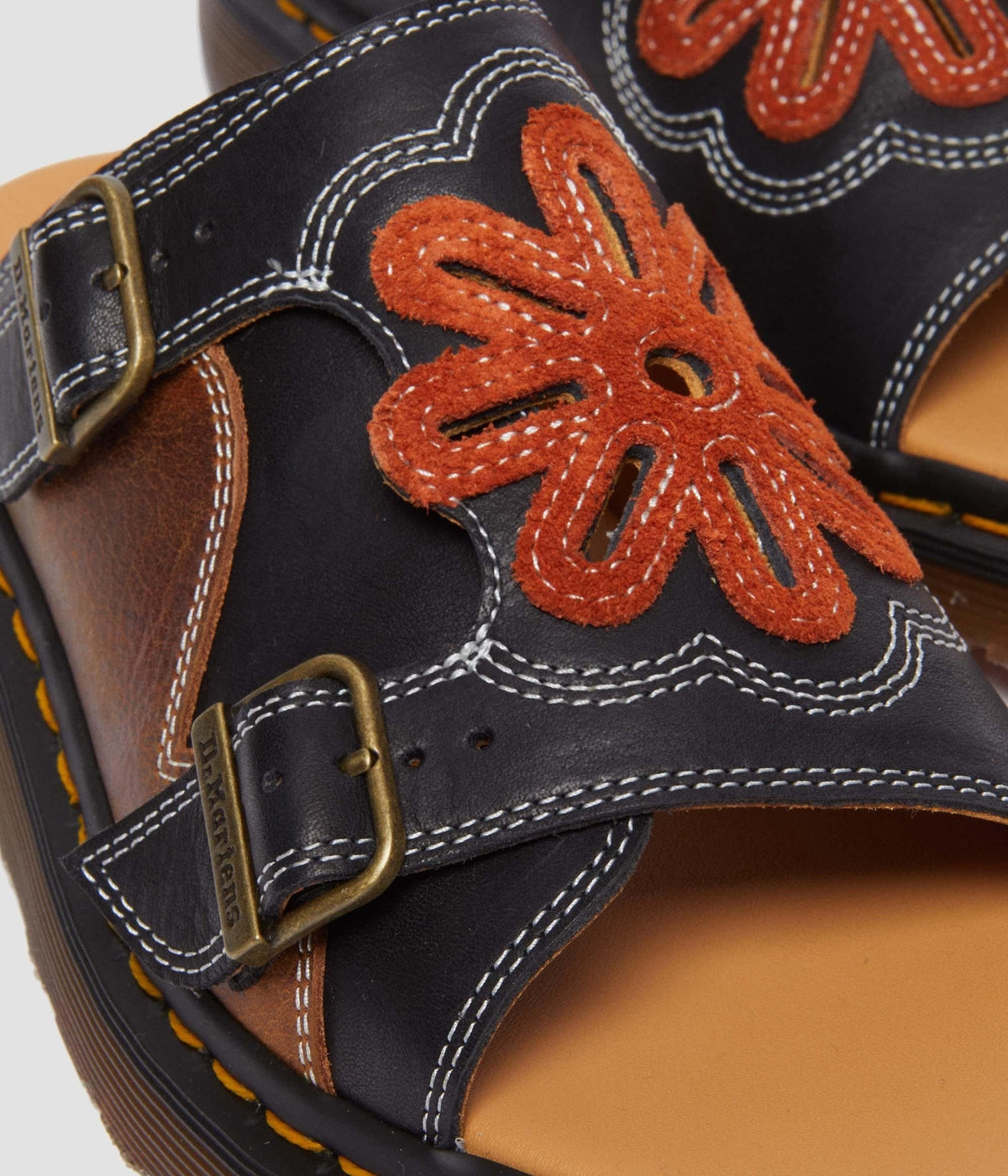 #color_Black / Conker Brown / Rust Orange