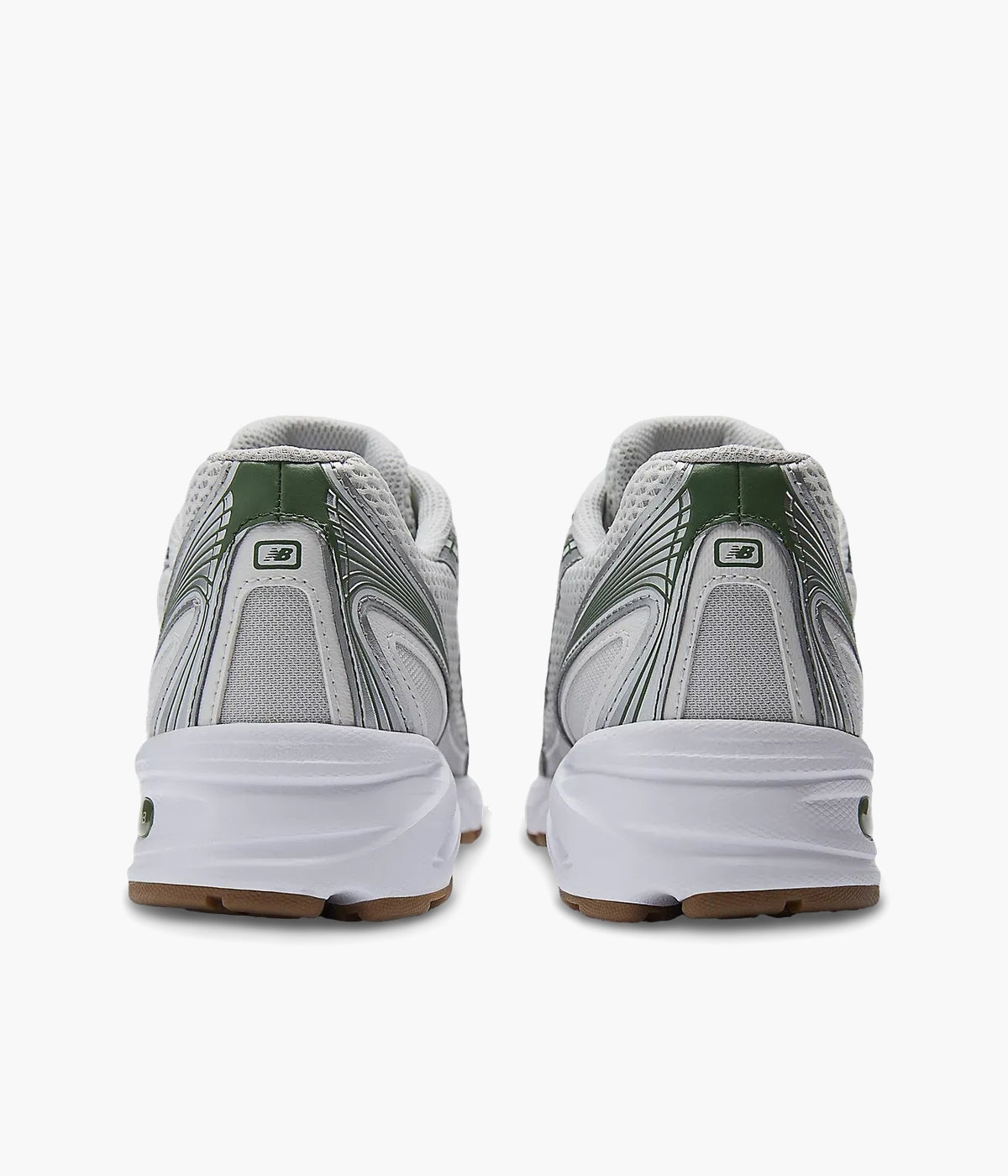 #color_Grey Matter with Dark Alpine Green and Reflection