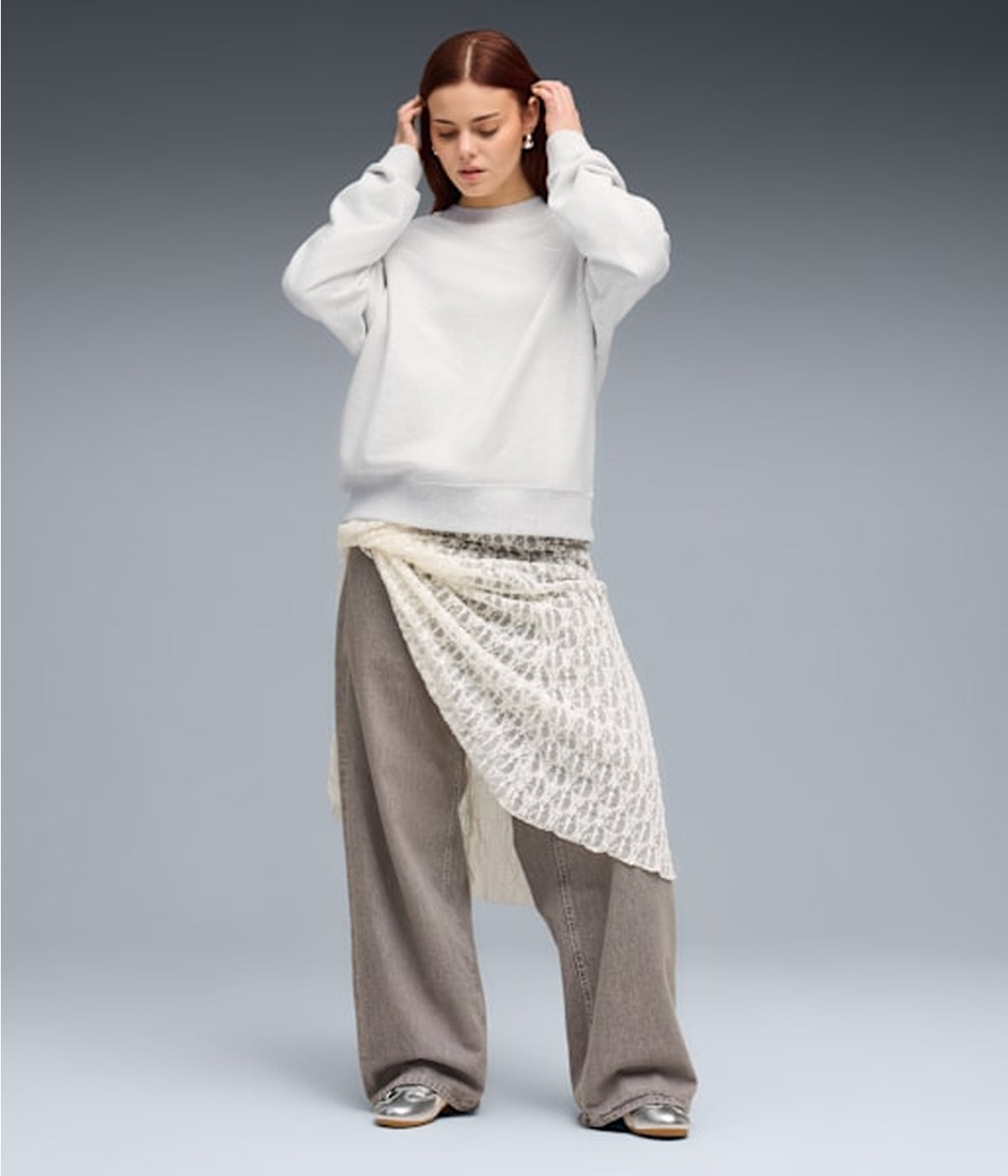 #color_Feather Grey / White
