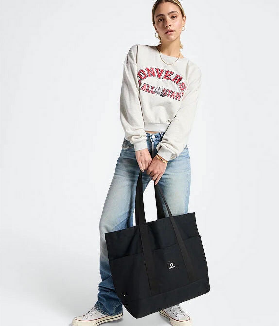 #color_Converse Black