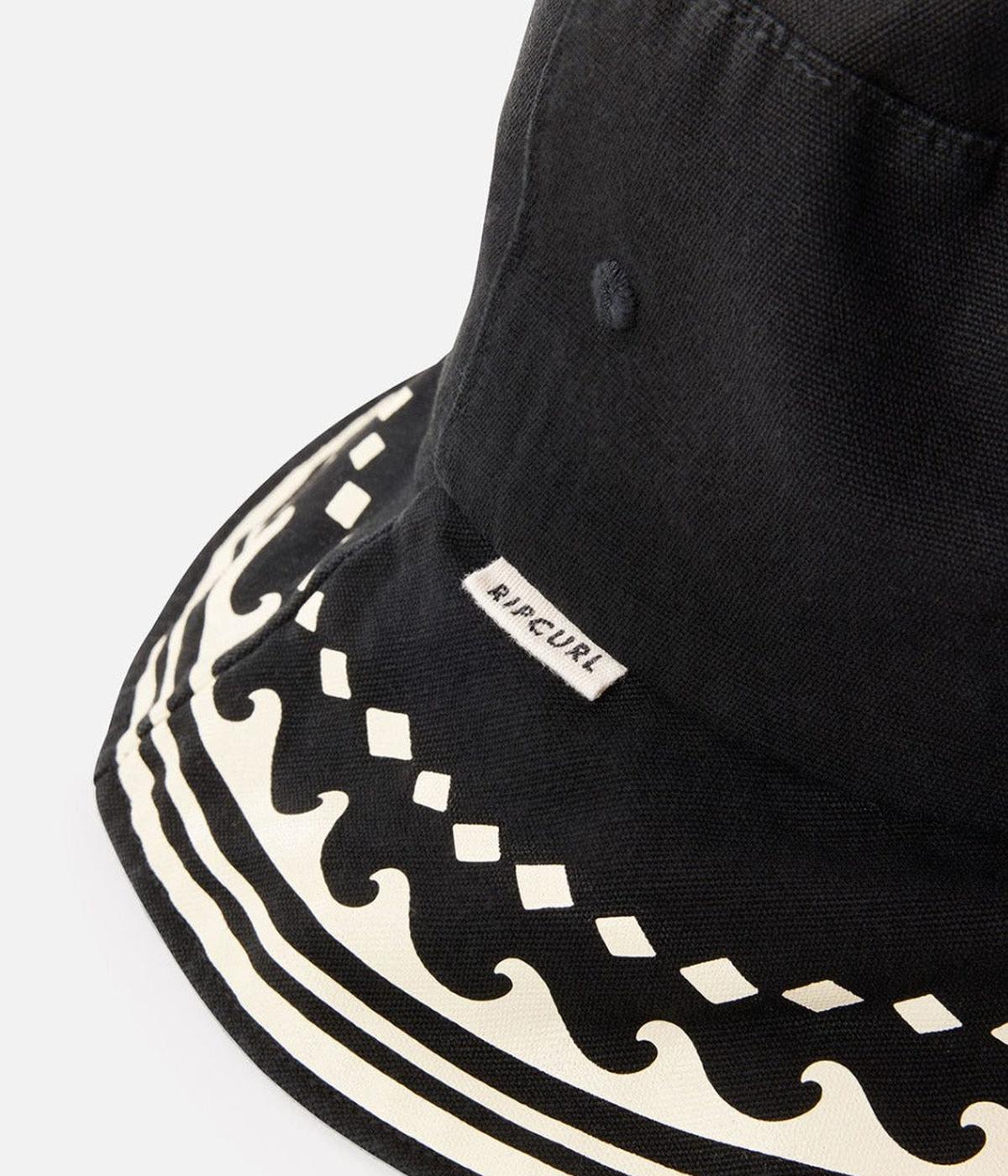 #color_black/off white