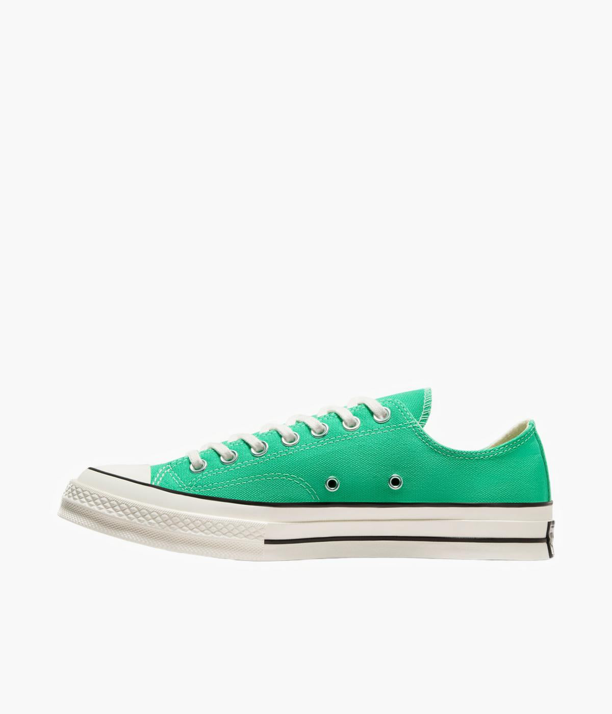 #color_Apex Green/Egret/Black