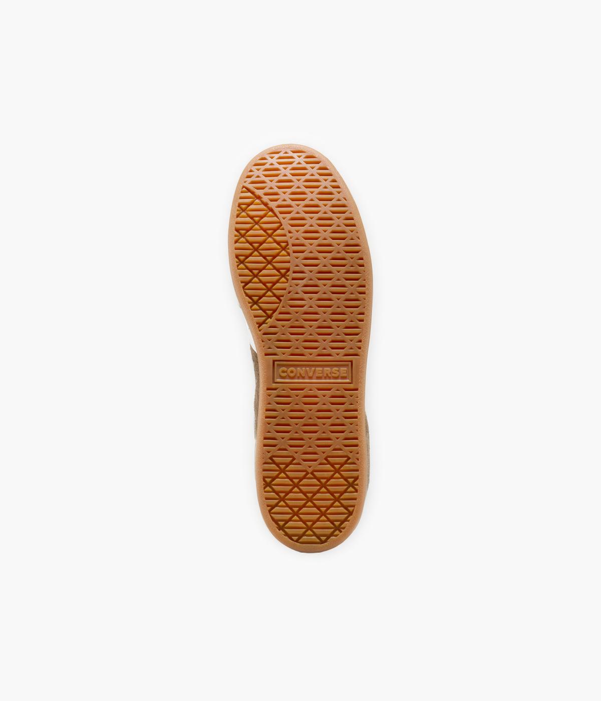 #color_Grounded/Vintage White/Gum