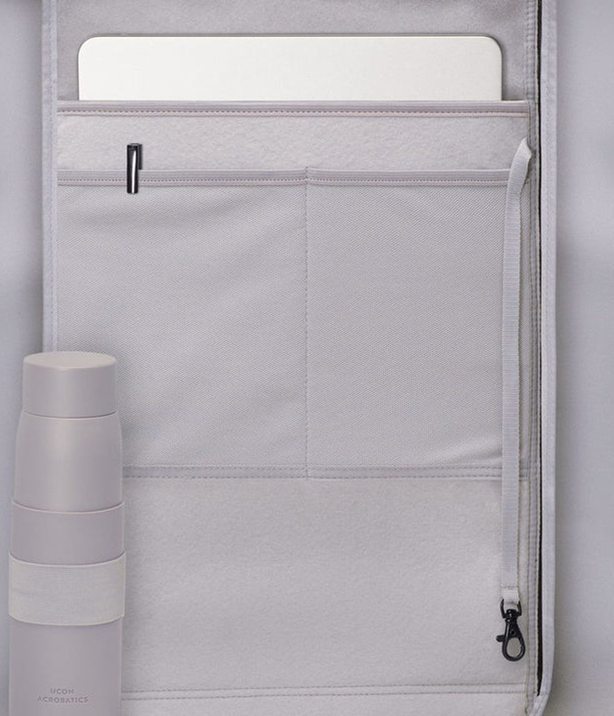 #color_burgundy / black