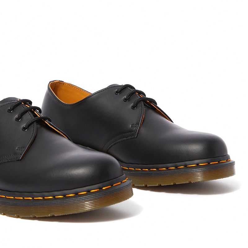 Dr. Martens 1461 Smooth Leather Oxford Shoes in Black Smooth | NEON