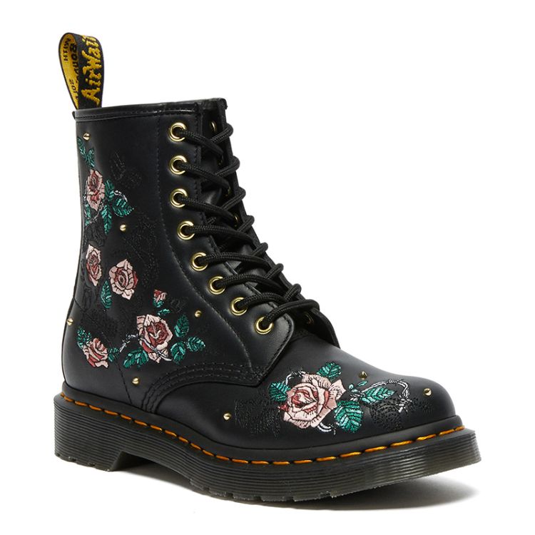 Dr. Martens 1460 Vonda Chain Leather Boots in Black